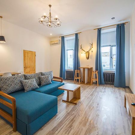 Dayflat Apartments Khreschatyk Kiev Bagian luar foto